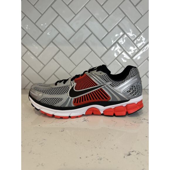Nike Air Zoom Vomero 5 Silver Black Red Mens Size 9.5 FJ4151-005 NEW Authentic main image 2